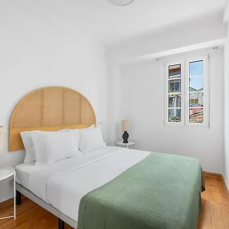 Bright Retreat In Historic Gaia *