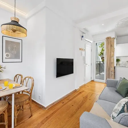 Bright Retreat In Historic Gaia * Vila Nova de Gaia
