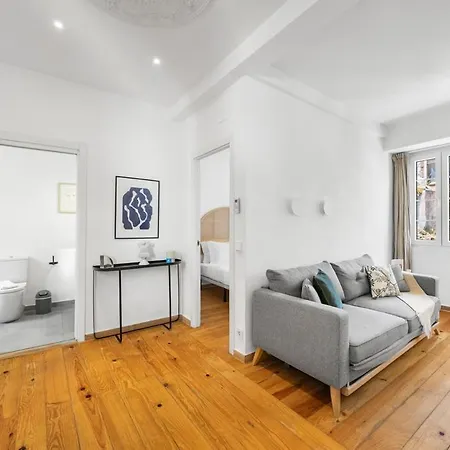 Bright Retreat In Historic Gaia *