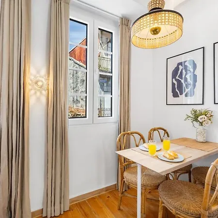 Bright Retreat In Historic Gaia *