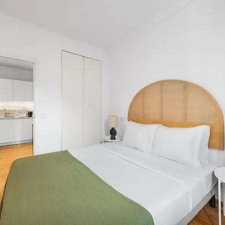 Bright Retreat In Historic Gaia Apartman *
