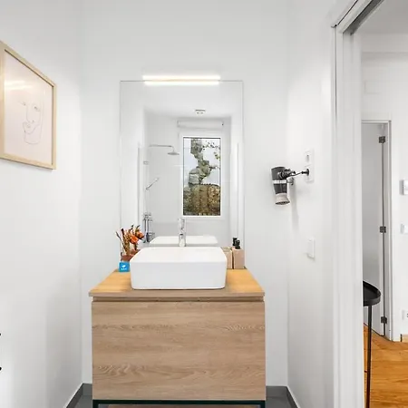 Bright Retreat In Historic Gaia Apartman