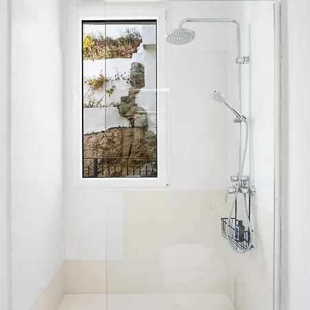 Bright Retreat In Historic Gaia * Vila Nova de Gaia