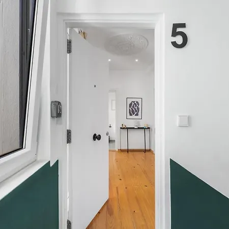 Bright Retreat In Historic Gaia Apartman Vila Nova de Gaia