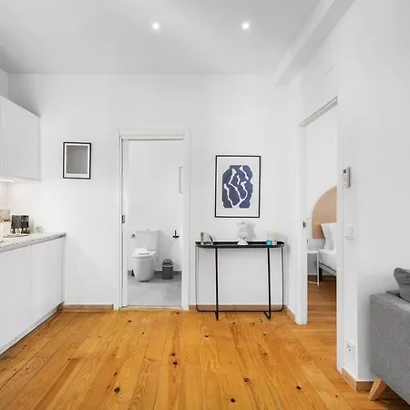 Bright Retreat In Historic Gaia *